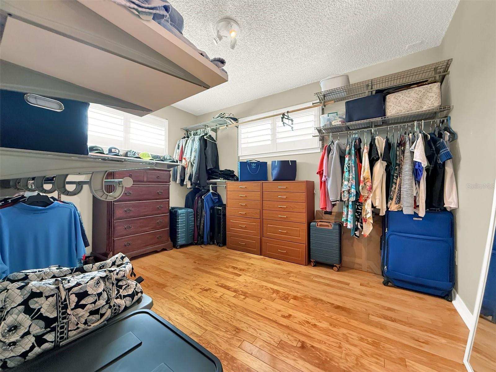 VENEZIA UNIT 04 - Residential