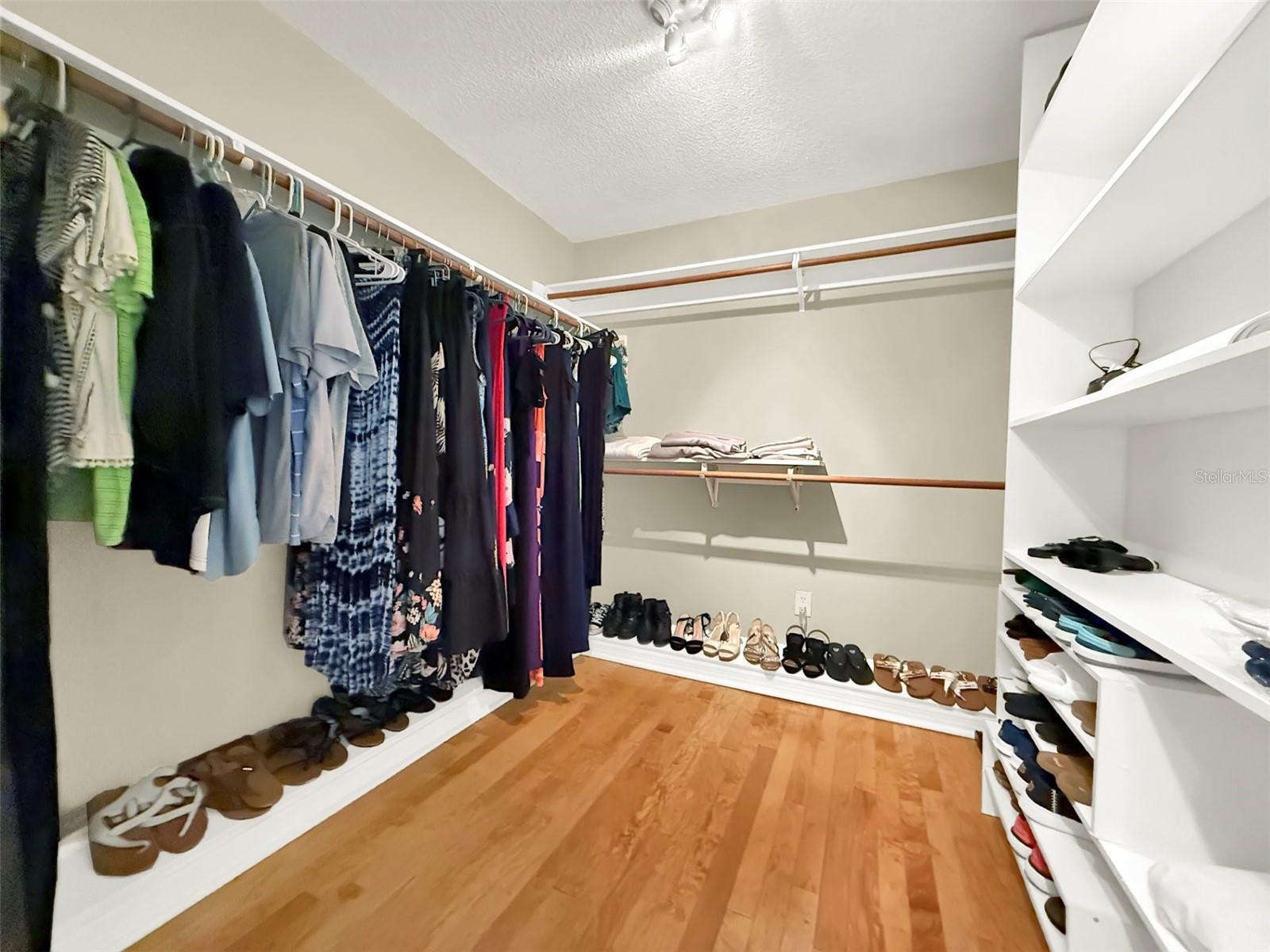 VENEZIA UNIT 04 - Residential