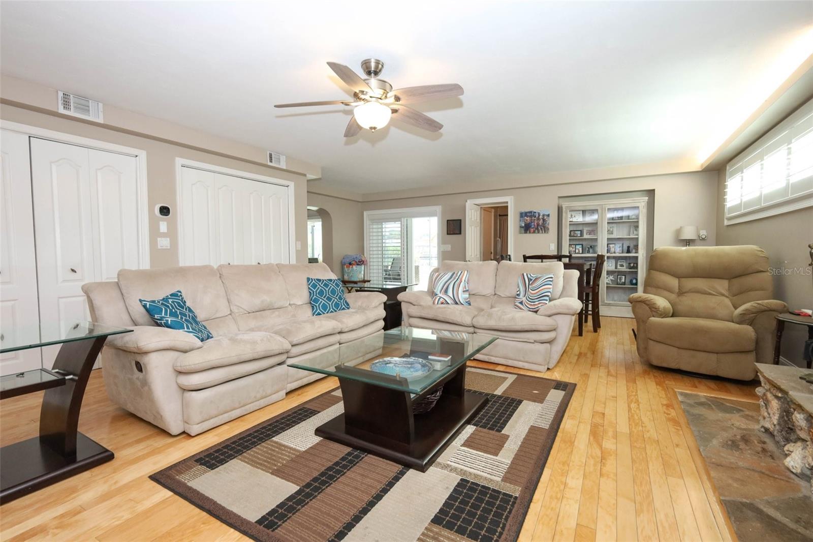 VENEZIA UNIT 04 - Residential