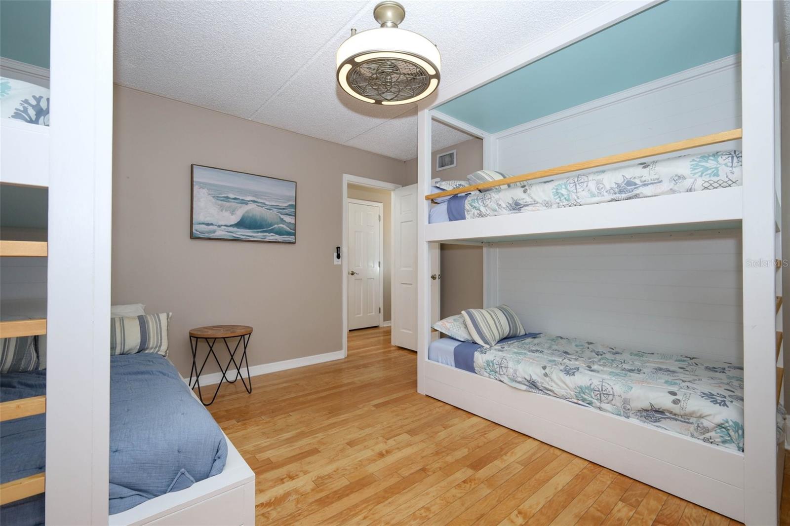 VENEZIA UNIT 04 - Residential