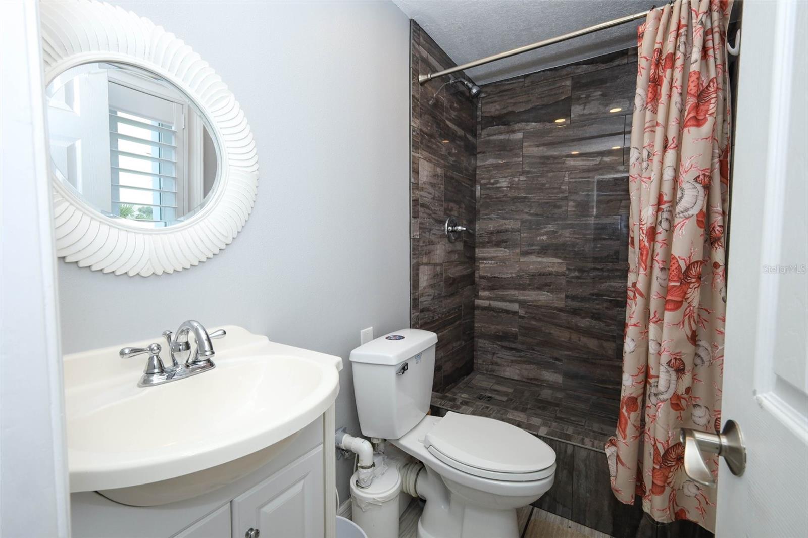 VENEZIA UNIT 04 - Residential