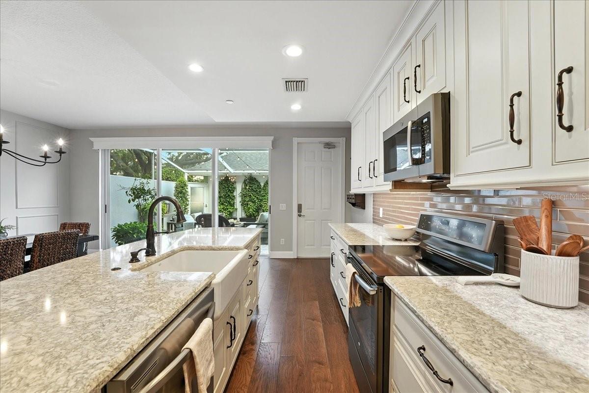 9301 NORTHLAKE PARKWAY