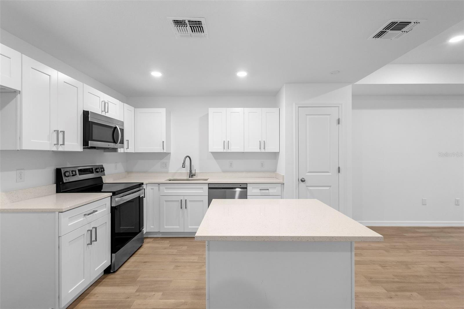 ROSENWALD GARDENS - Residential