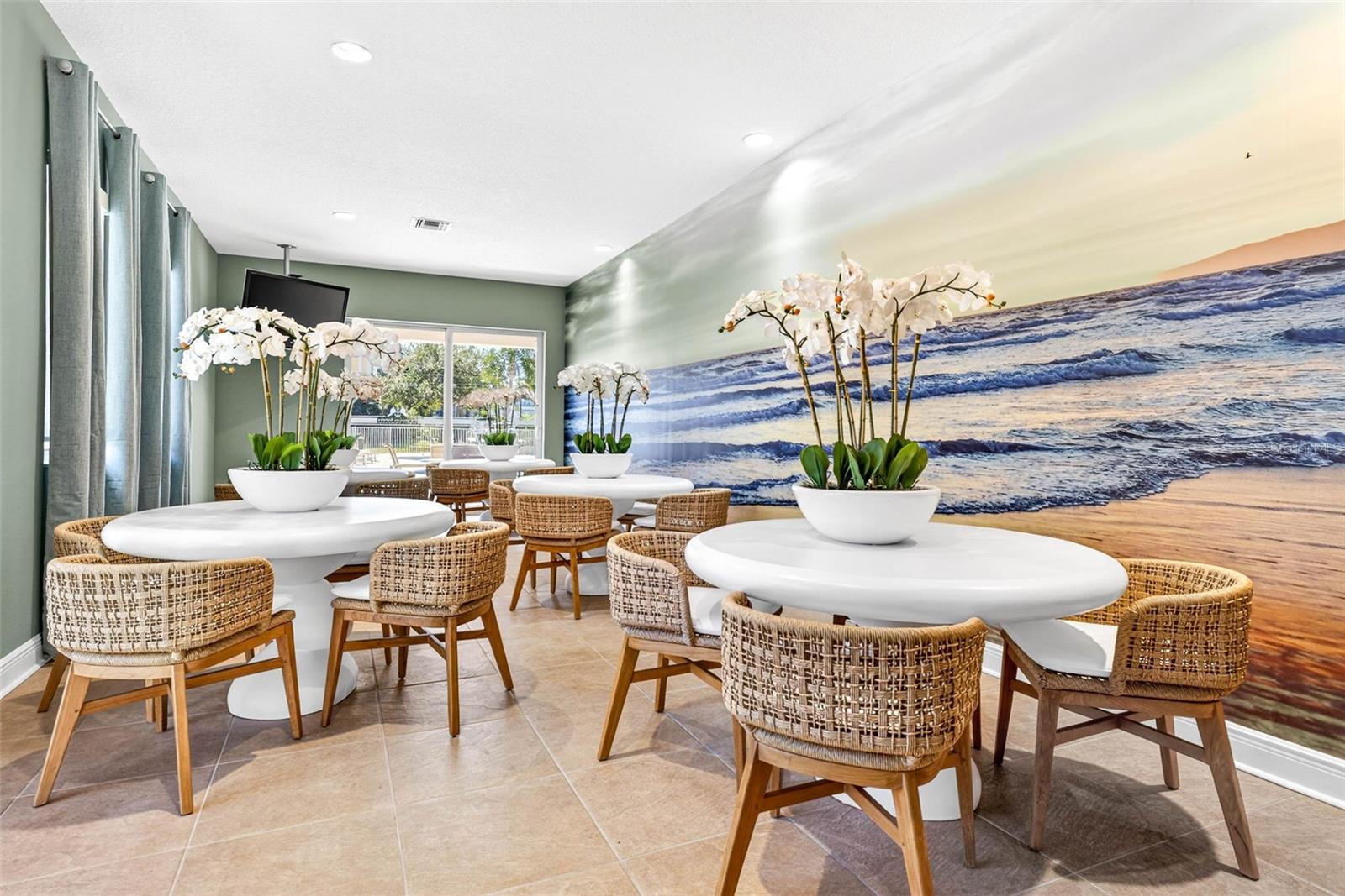 LAS FLORES CONDO - Residential