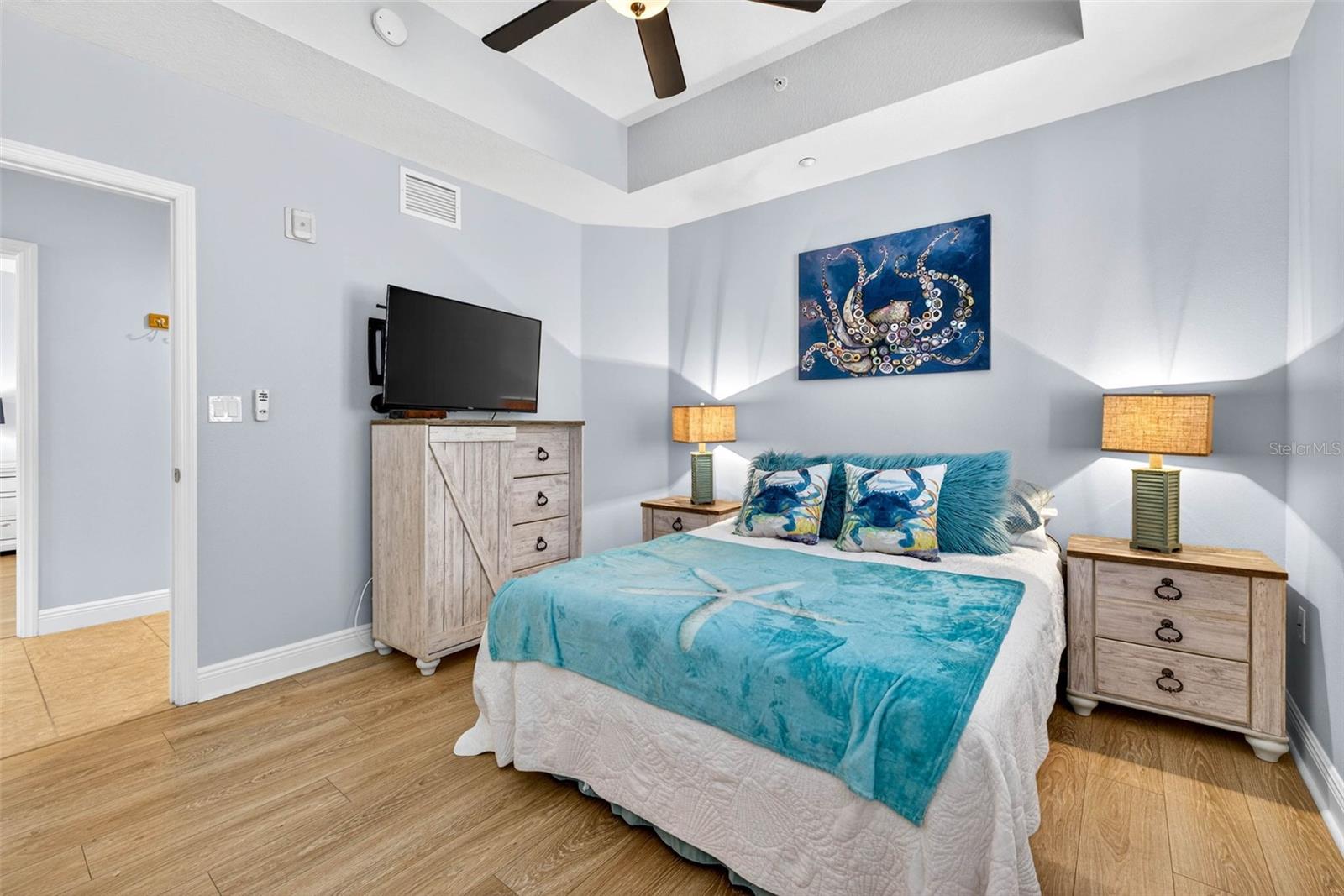 LAS FLORES CONDO - Residential