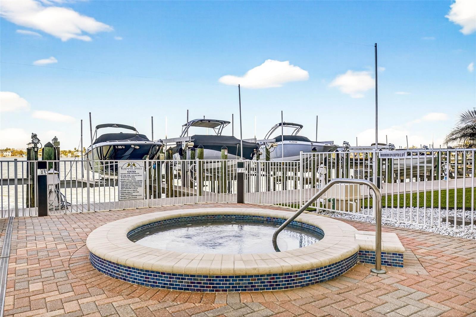 LAS FLORES CONDO - Residential