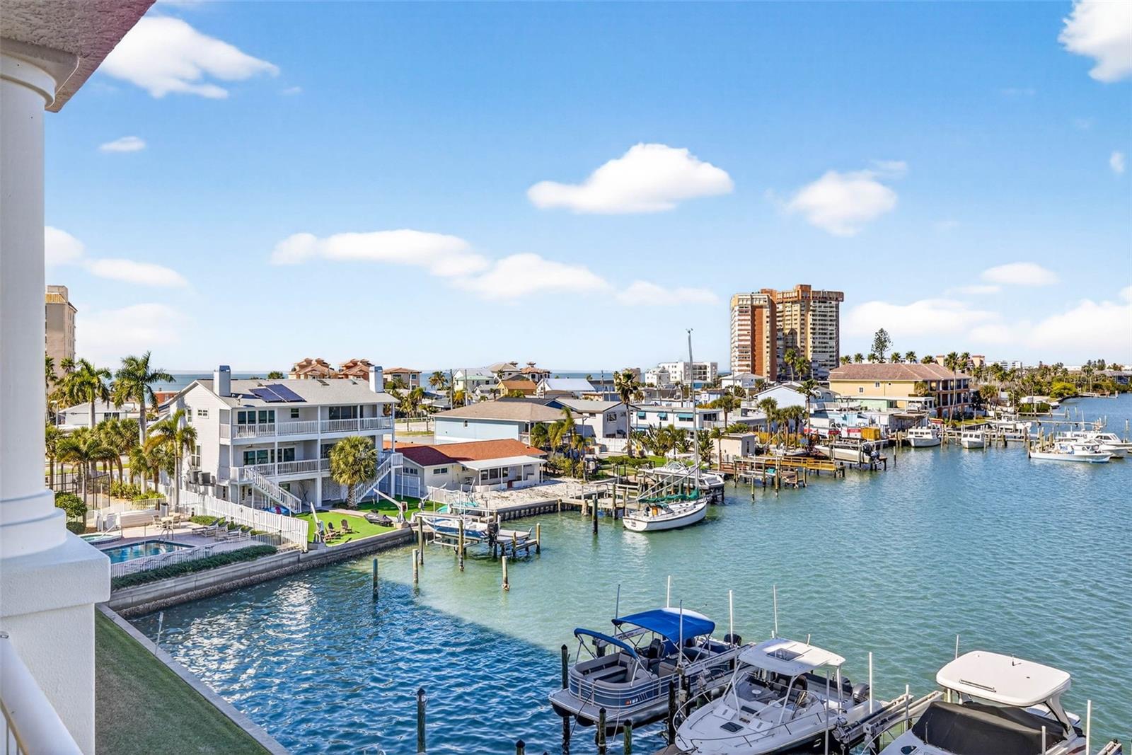 LAS FLORES CONDO - Residential