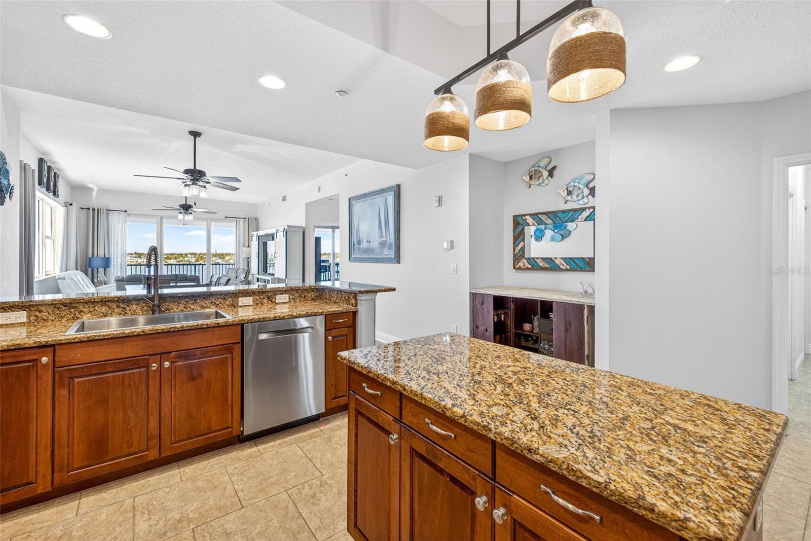 LAS FLORES CONDO - Residential