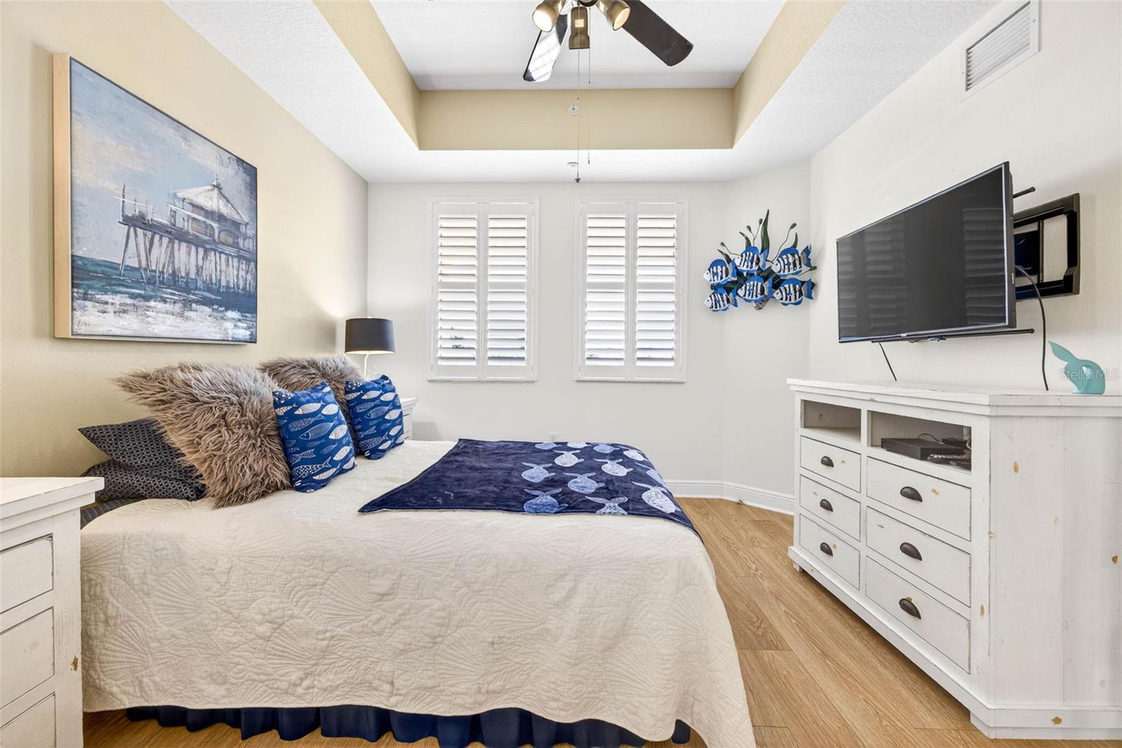 LAS FLORES CONDO - Residential