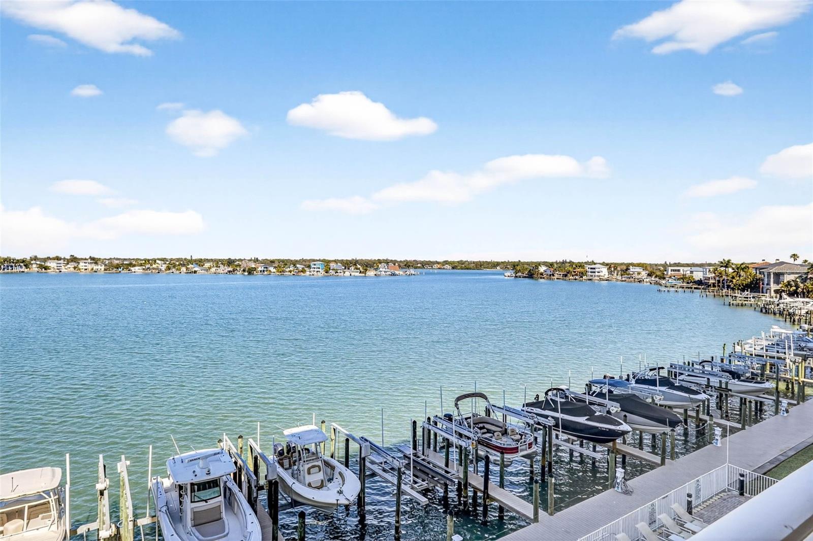 LAS FLORES CONDO - Residential