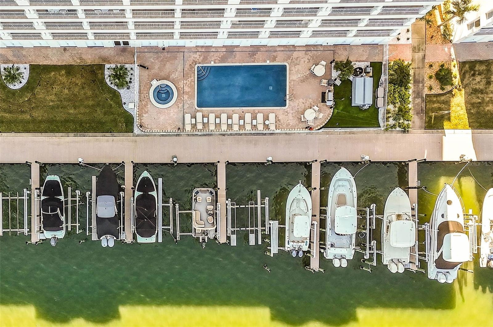 LAS FLORES CONDO - Residential