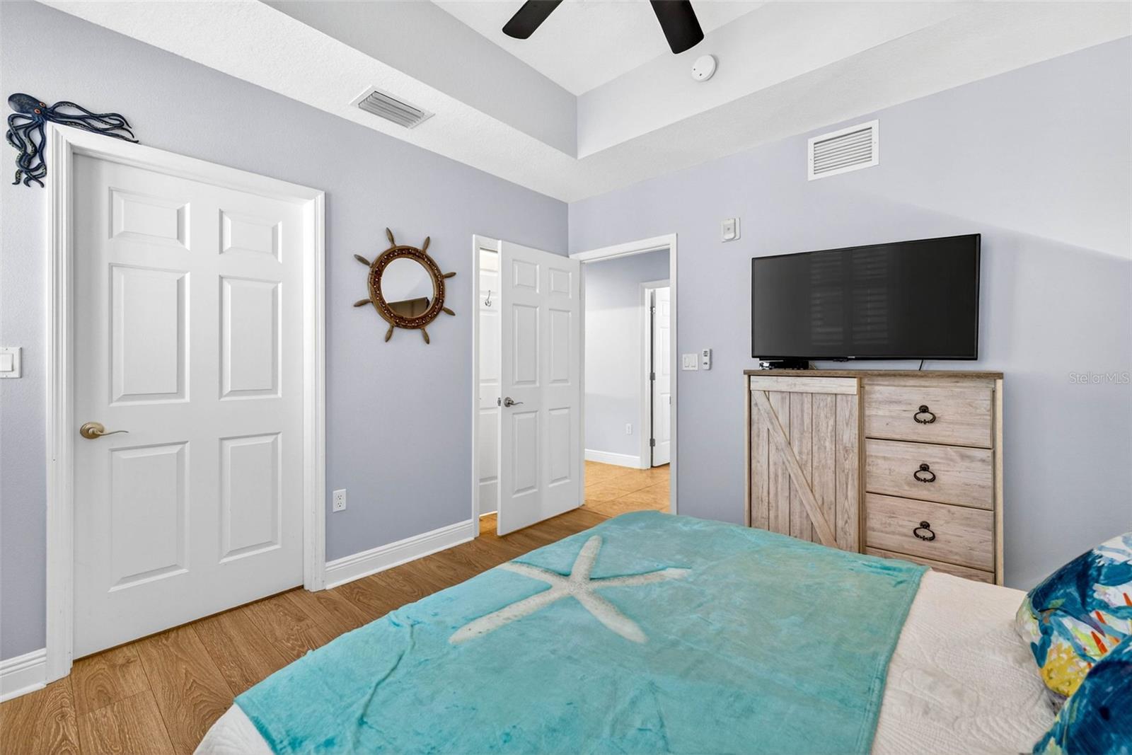 LAS FLORES CONDO - Residential