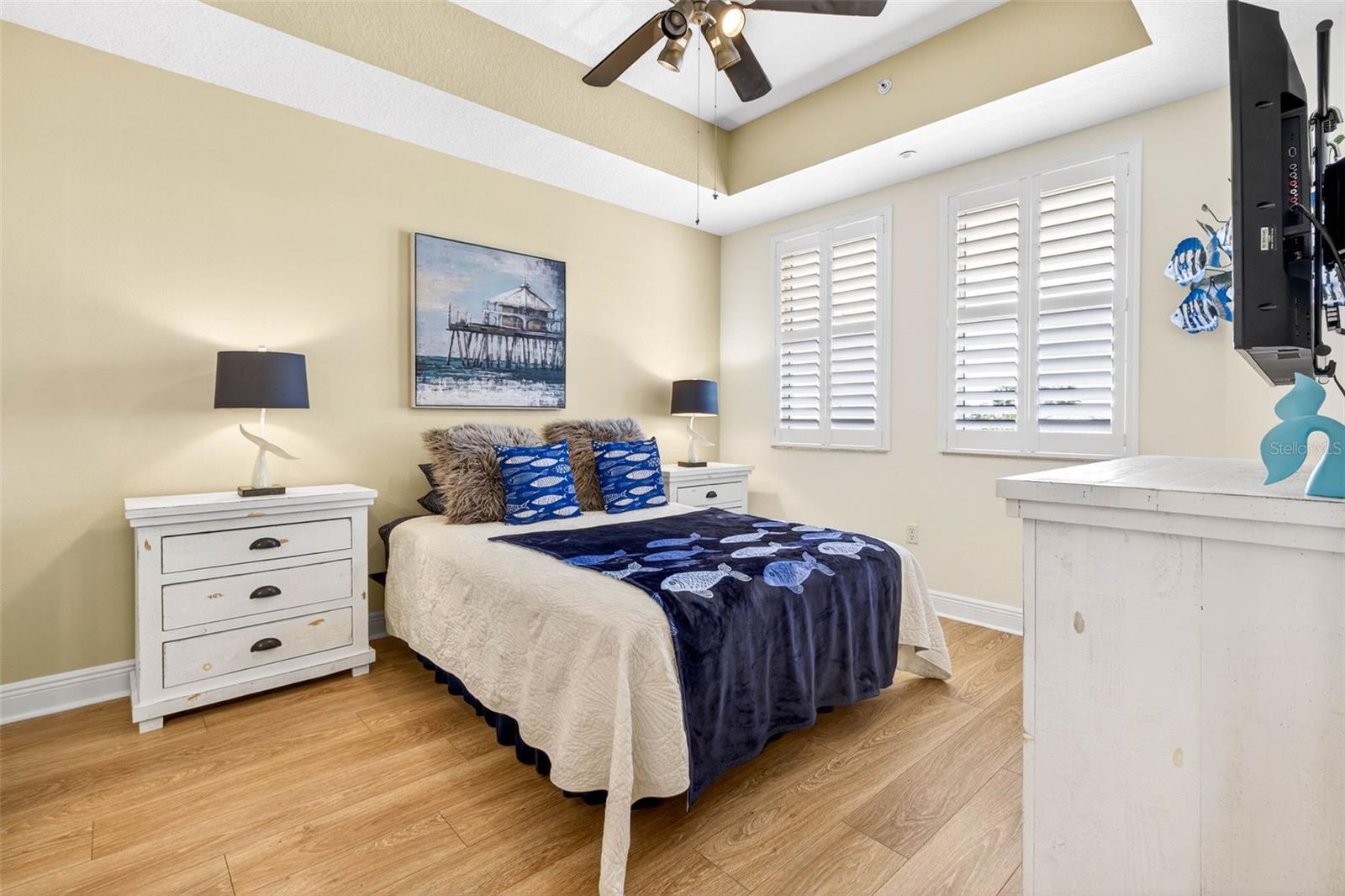 LAS FLORES CONDO - Residential