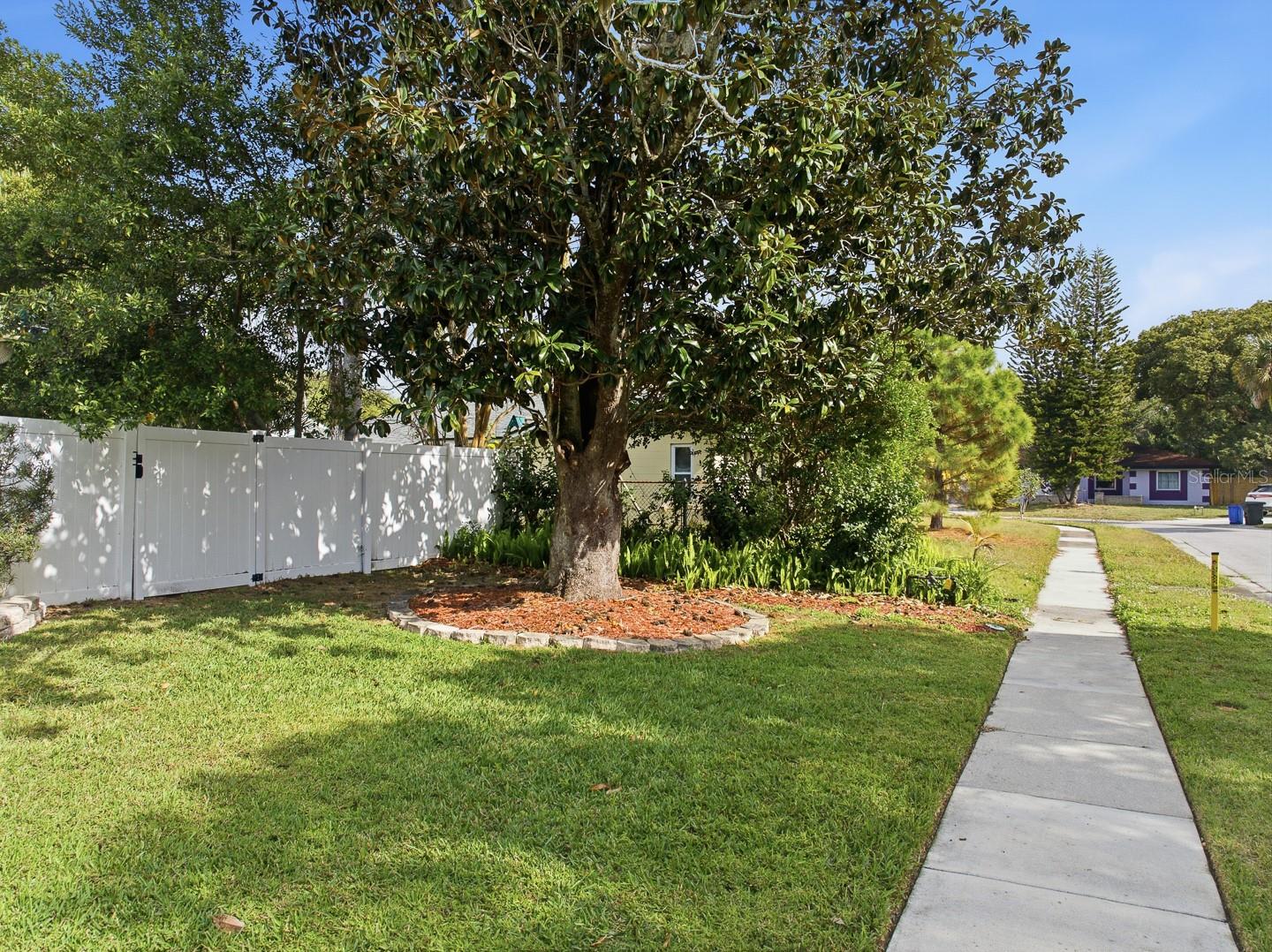 CASA ALOMA - Residential