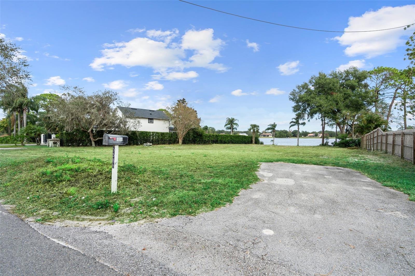 PALM LAKE MANOR - Land