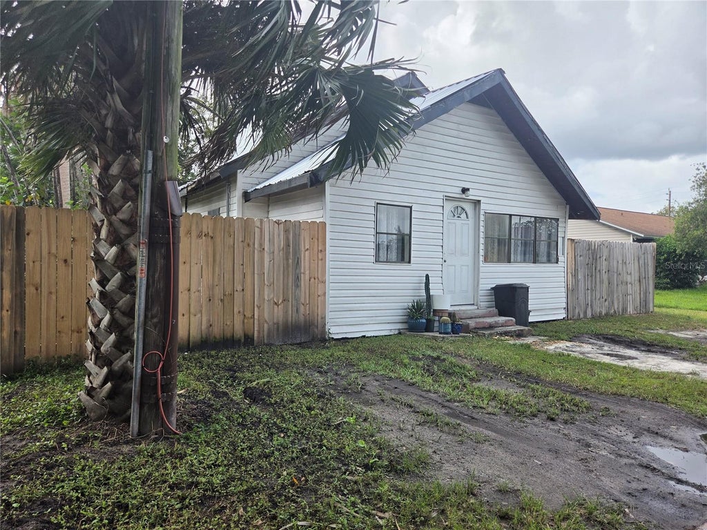 Photo of 2340 Water Street, Sanford, FL 32771 (MLS # O6453586)