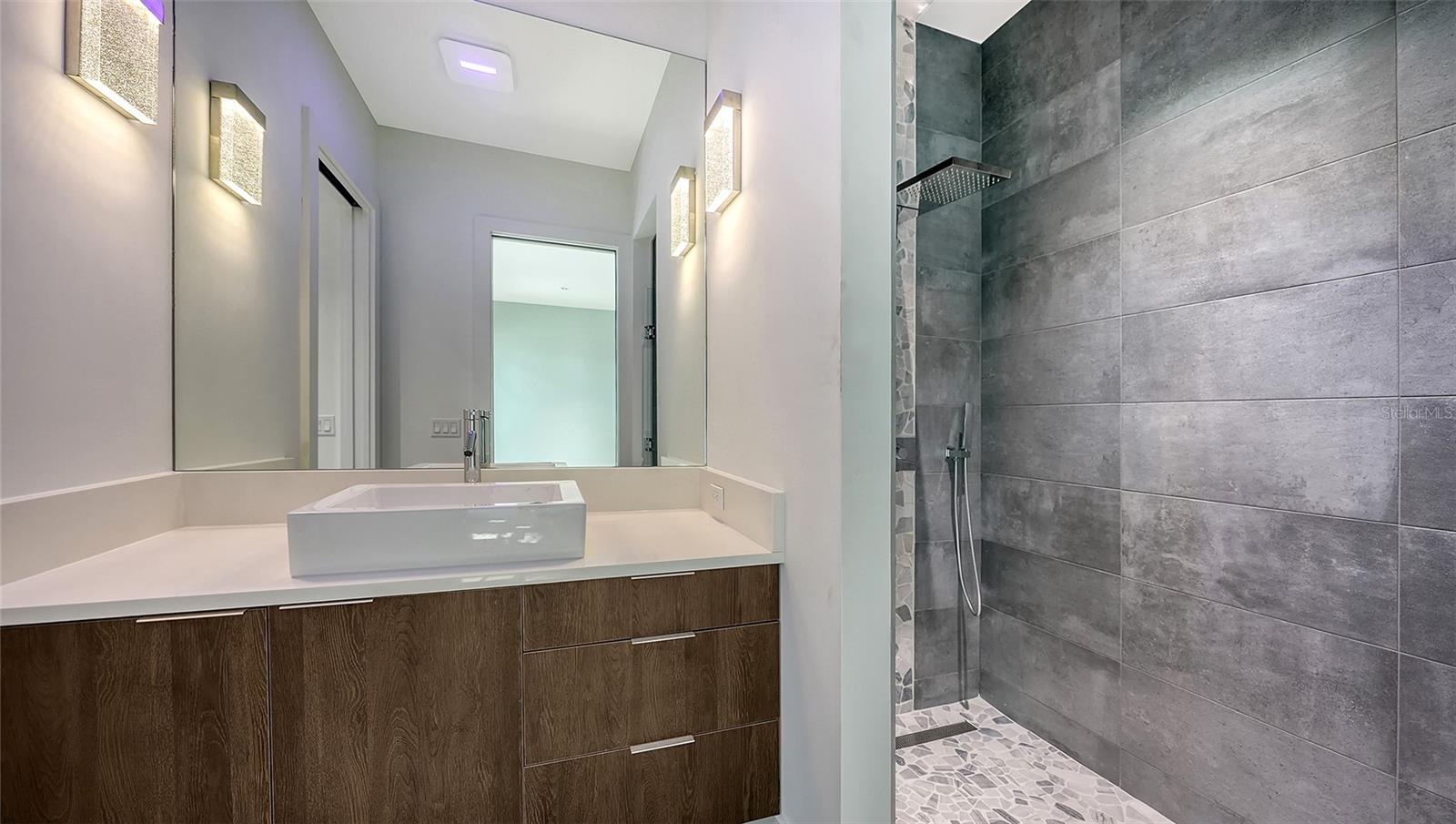 OYSTER BAY ESTATES - Residential