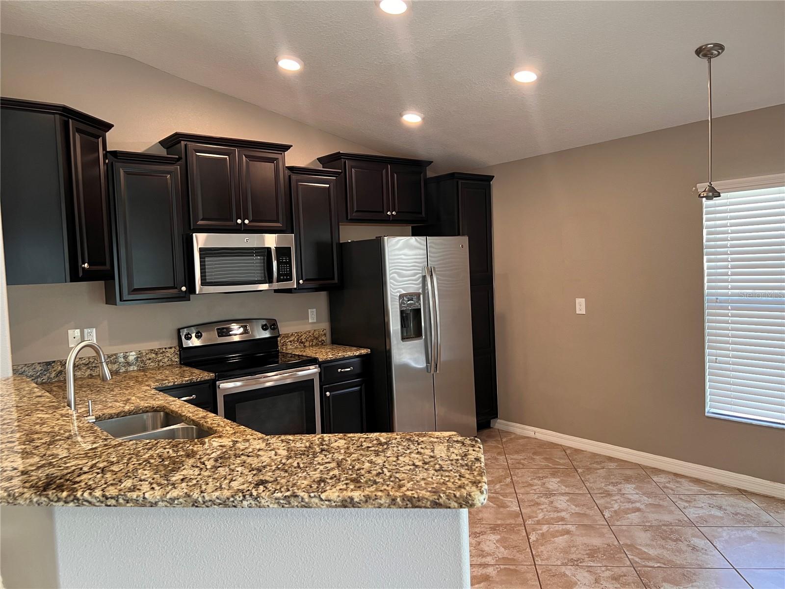 SUMMERFIELD CROSSINGS VILLAGE 2 TR - Residential Lease