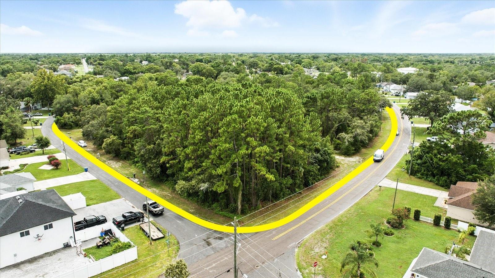 A rare infill development opportunity in the heart of Spring Hill. This 5.5-acre corner parcel has just been rezoned to PDP(SF) and approved for 8 oversized single-family home lots ranging from 21,000–24,000+ sq ft.
Situated on the corner of Linden Dr, Mandrell Ave, and Red Coach St, this site offers triple road frontage, public water access, and minimal flood risk (Zone X with a small shaded AE portion). Septic systems permitted. Drainage retention and open space already incorporated.
No HOA, no CDD, and no parkland dedication required (under 50 dwellings). Phase II permitting is already underway.
Zoned PDP(SF) - 5.5 acres / 8 approved lots - Fully entitled | Great topography - Public water | Septic - Surrounded by stable residential homes - Developer-ready | Appraised $330K pre-rezoning