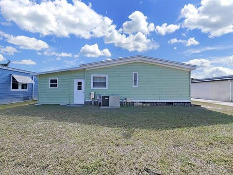 A home in LAKELAND