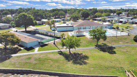 A home in LAKELAND