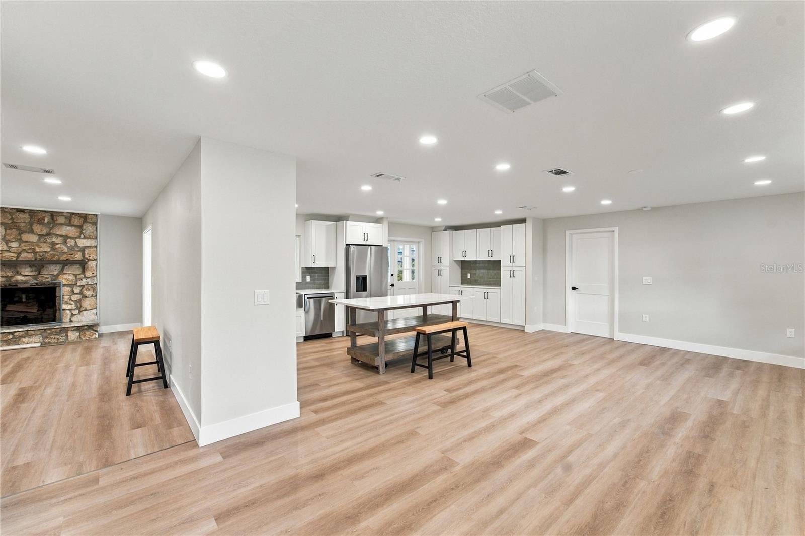 4123 FALLWOOD CIRCLE