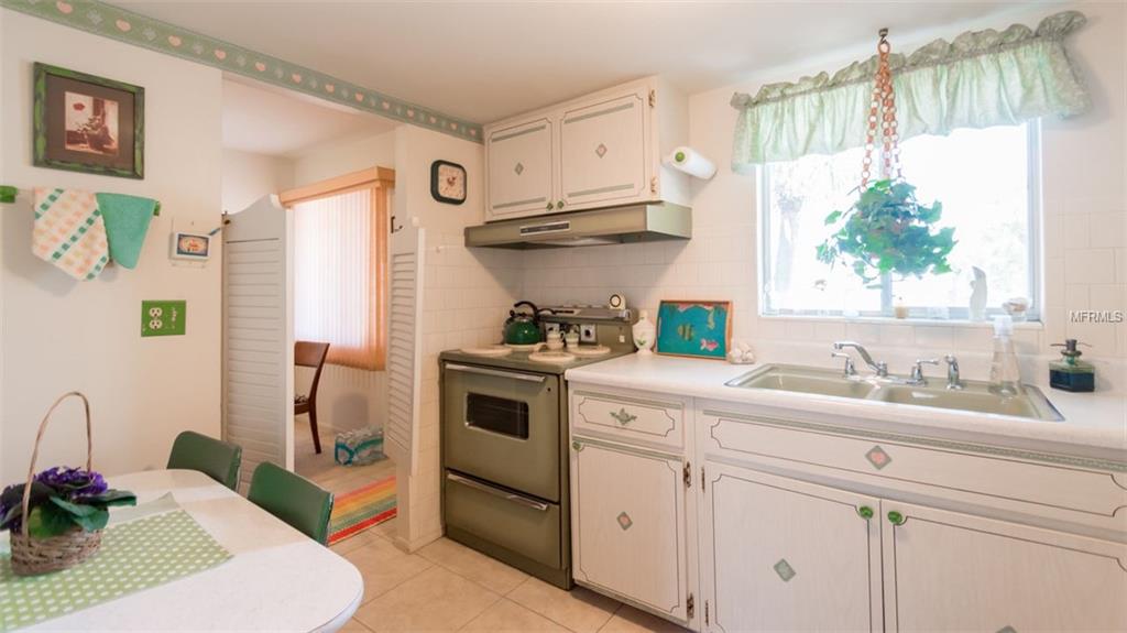 BAYSHORE SECOND CONDO SEC 14 - Residential Lease