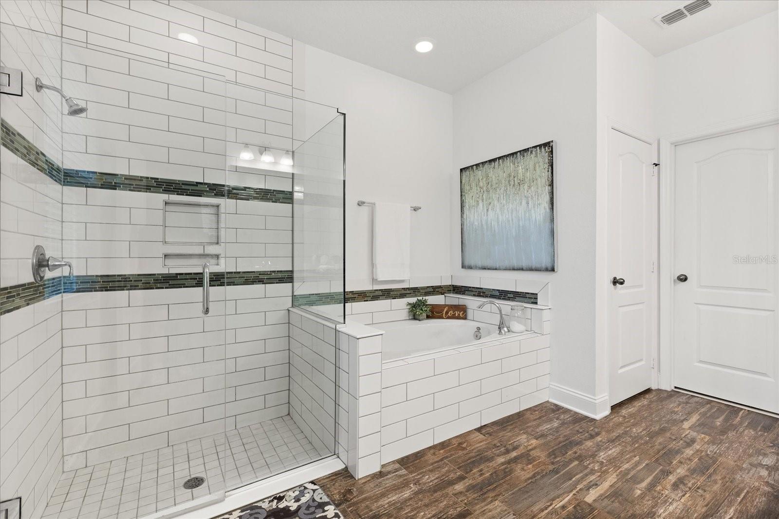 SERENITY AT REDTAIL - Residential