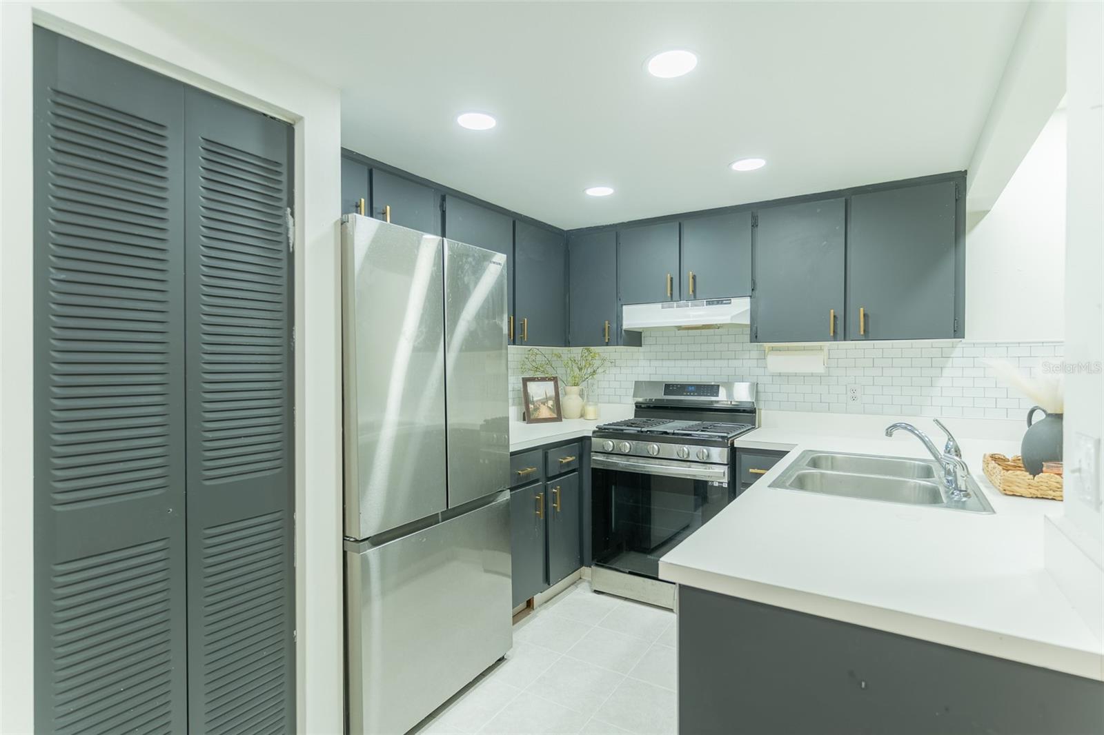 FLORIDA HIGHLAND CO - Residential