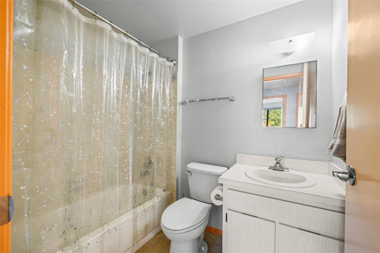 CINNAMON HILL - Residential