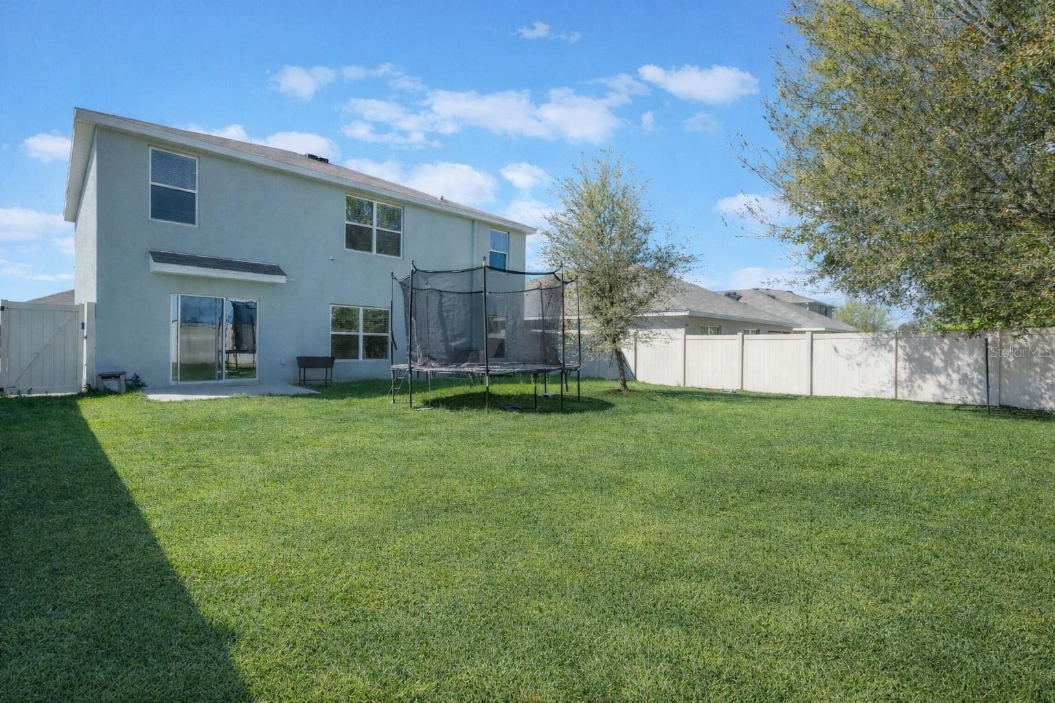 TRIUMPH SOUTH PH 1 - Residential