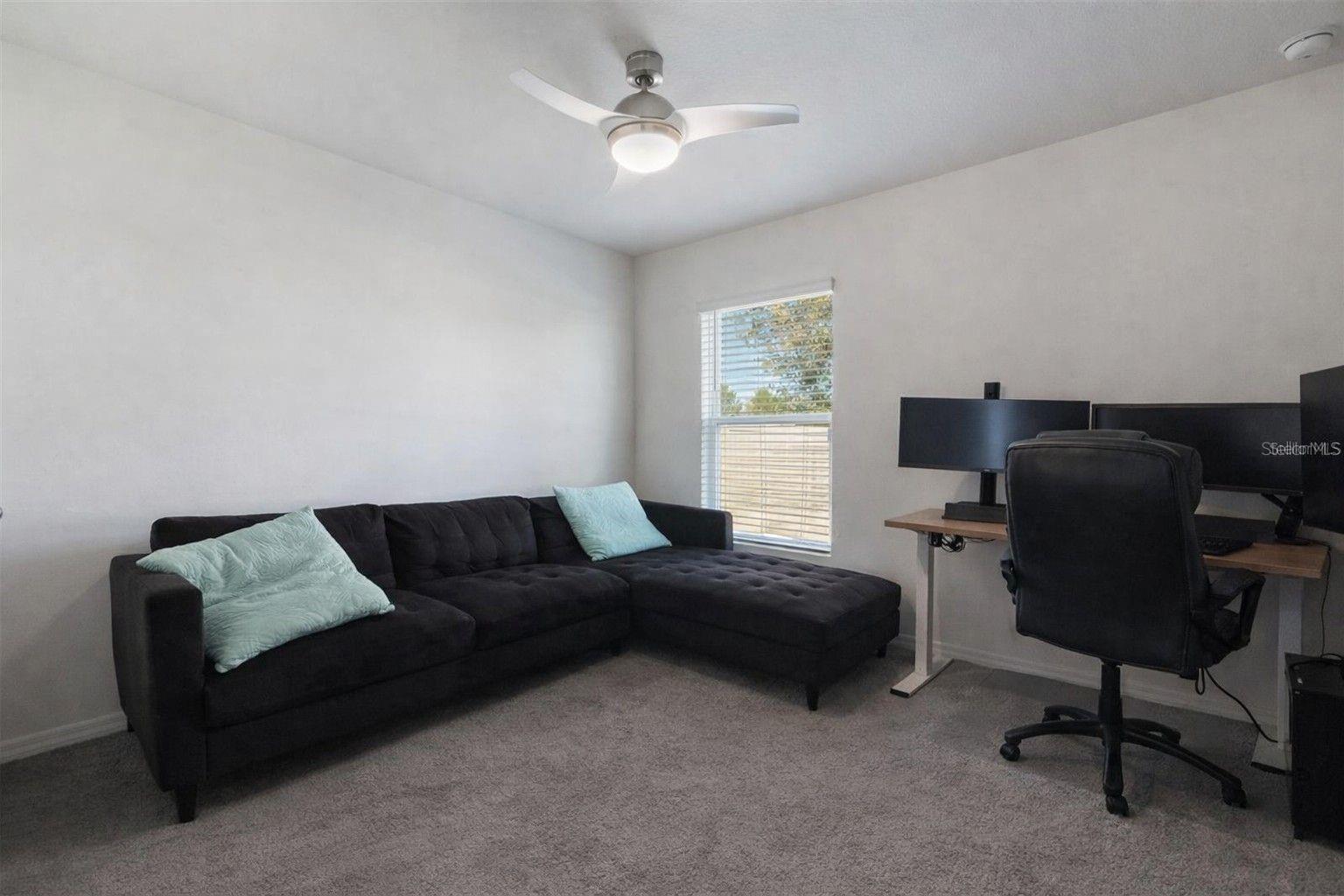 TRIUMPH SOUTH PH 1 - Residential