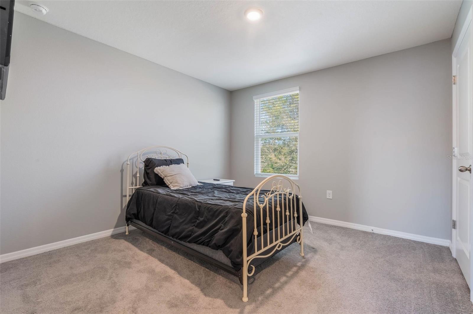 TRIUMPH SOUTH PH 1 - Residential