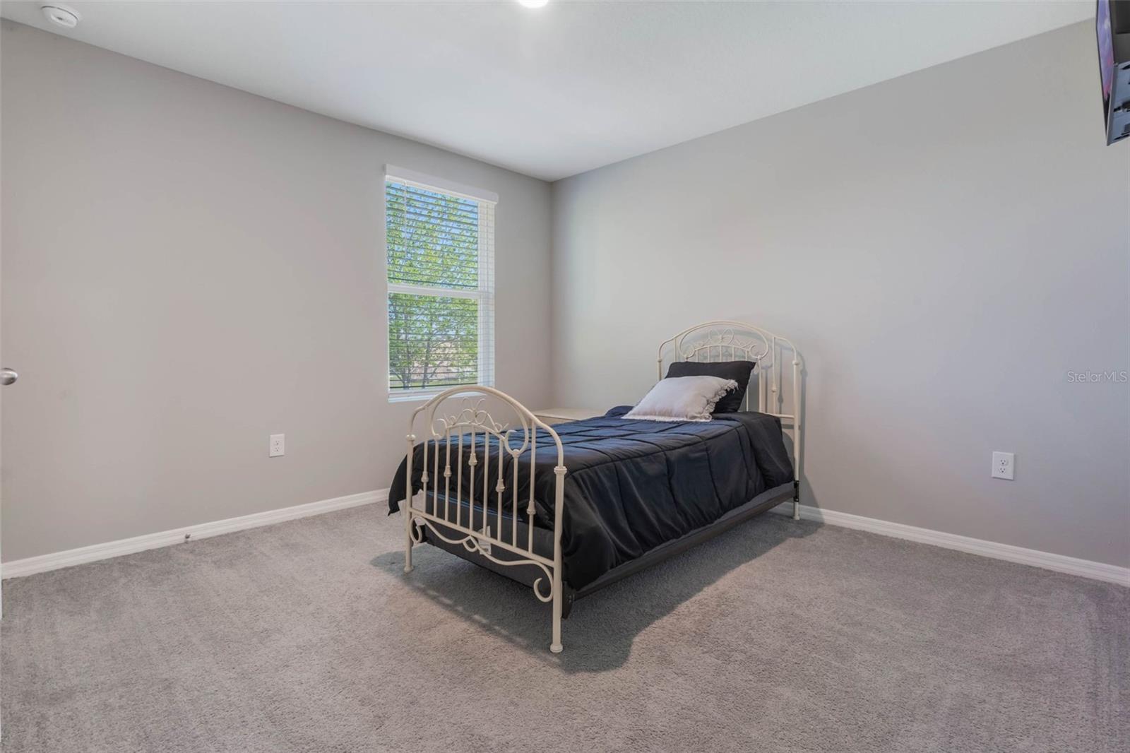 TRIUMPH SOUTH PH 1 - Residential