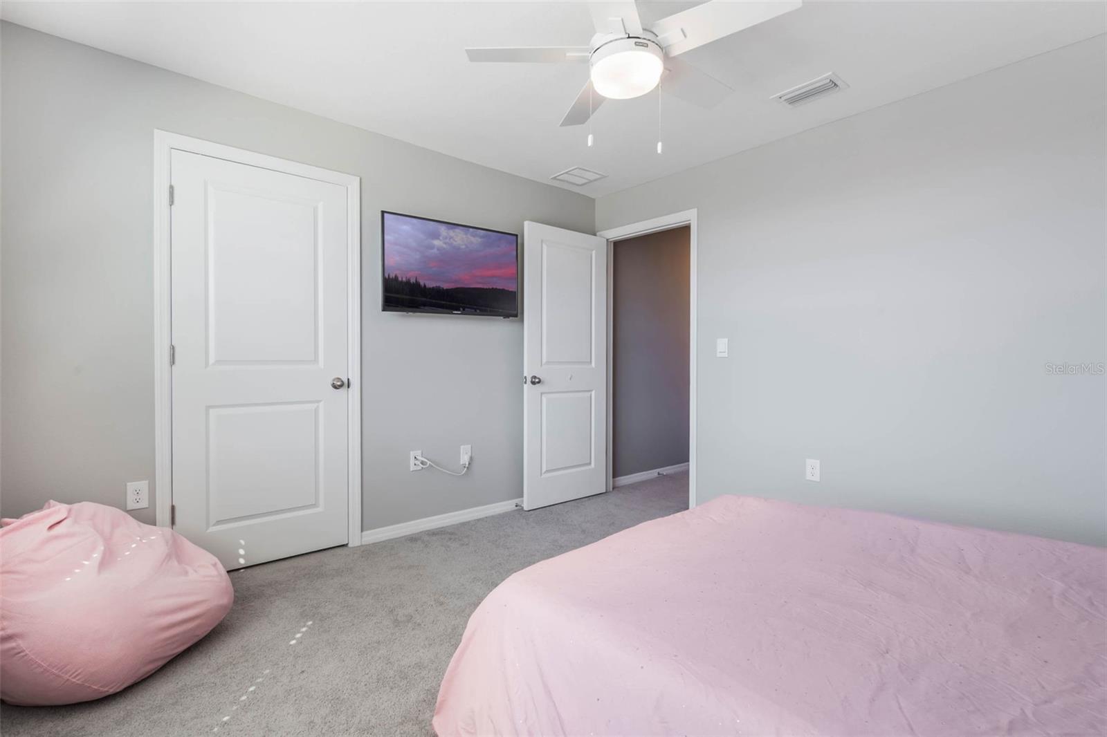 TRIUMPH SOUTH PH 1 - Residential