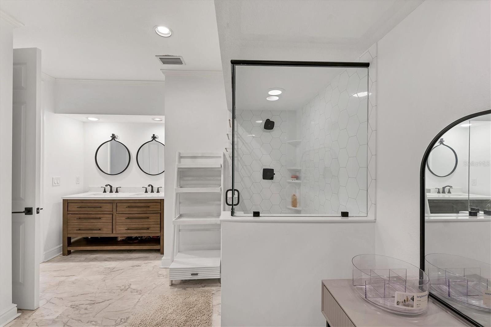 BOLLETTIERI RESORT VILLAS V - Residential