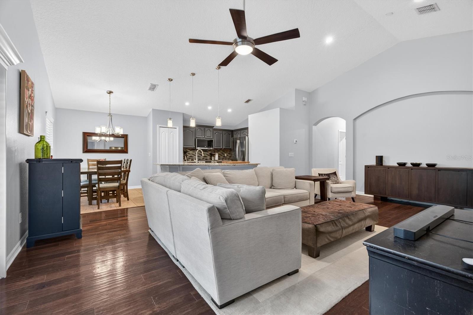 ENCLAVE/MOSS PARK - Residential