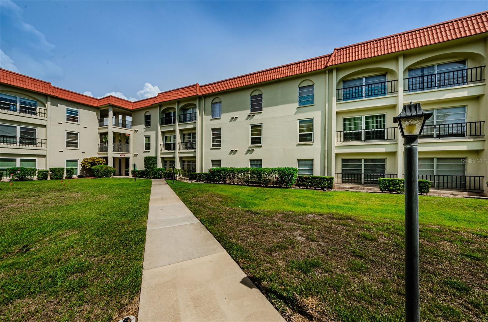 2700 BAYSHORE BOULEVARD 2201