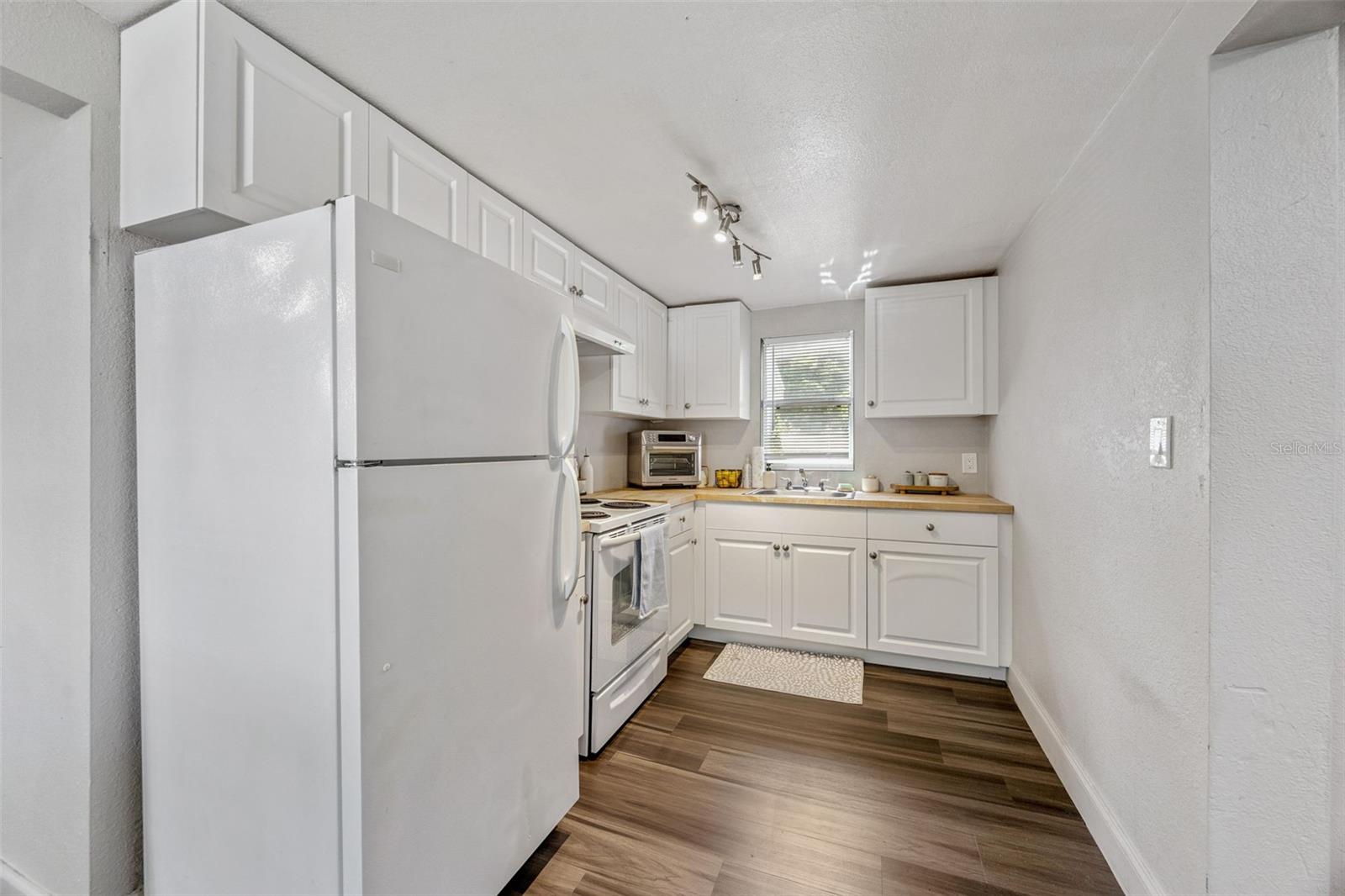 FAIRVIEW GARDENS - Residential