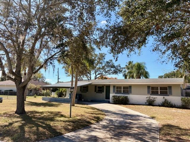 WOODLAND HILLS - Residential