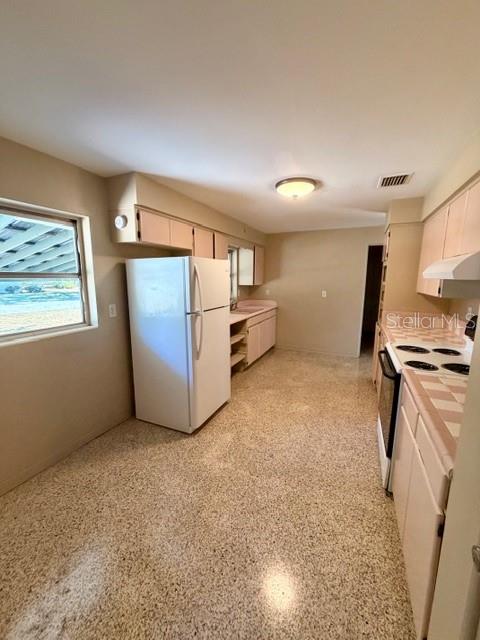 WOODLAND HILLS - Residential