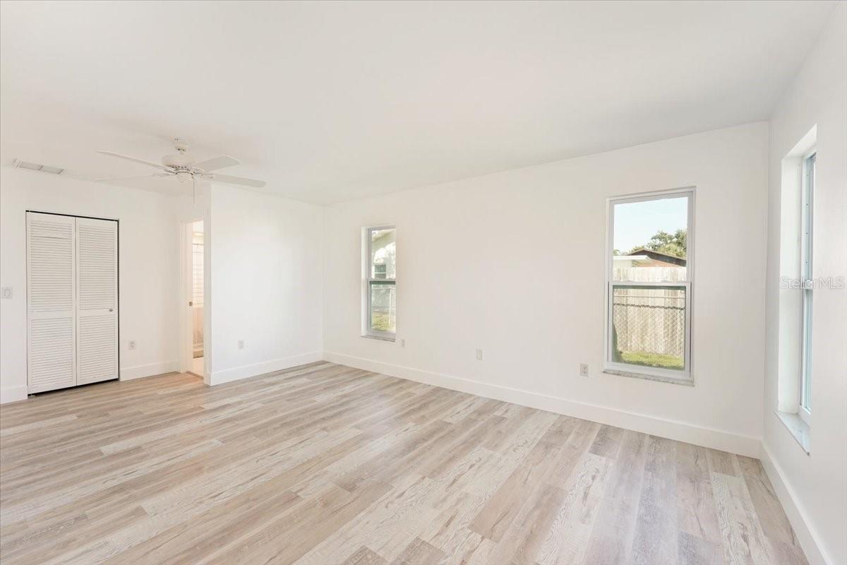 VILLAGE GREEN OF BRADENTON - Residential