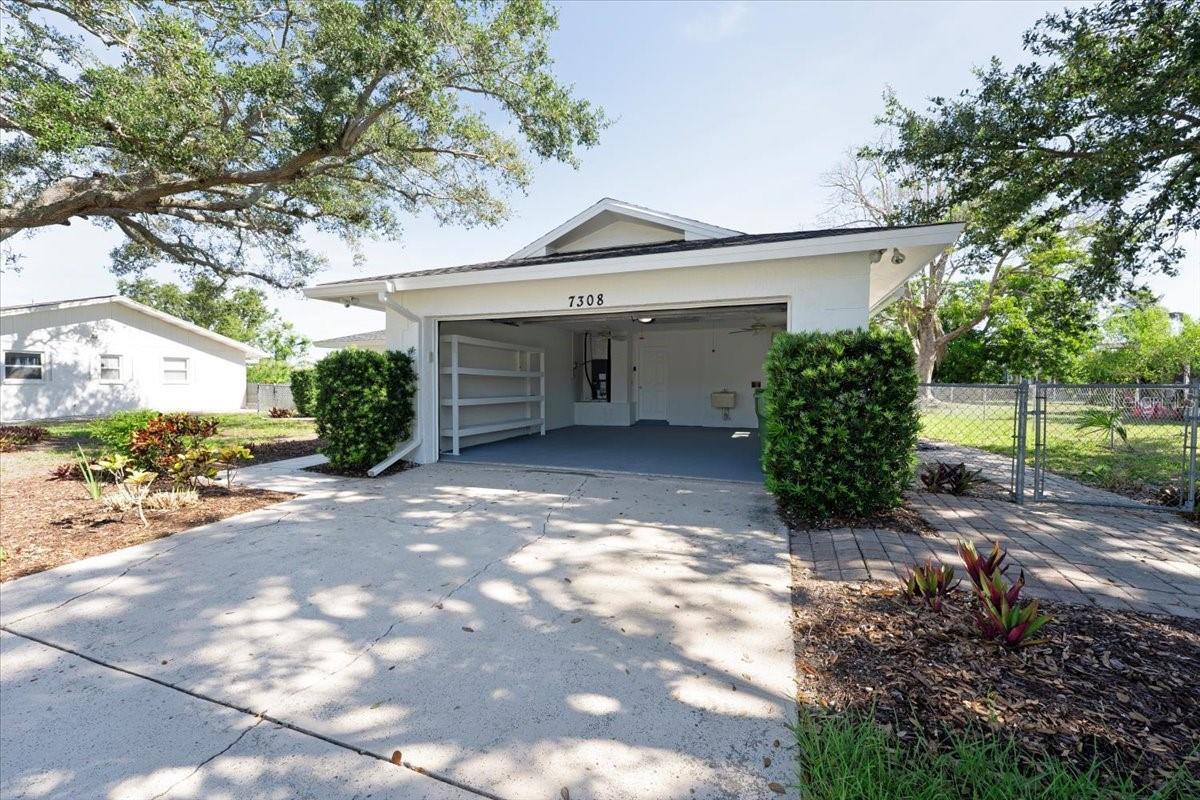 VILLAGE GREEN OF BRADENTON - Residential