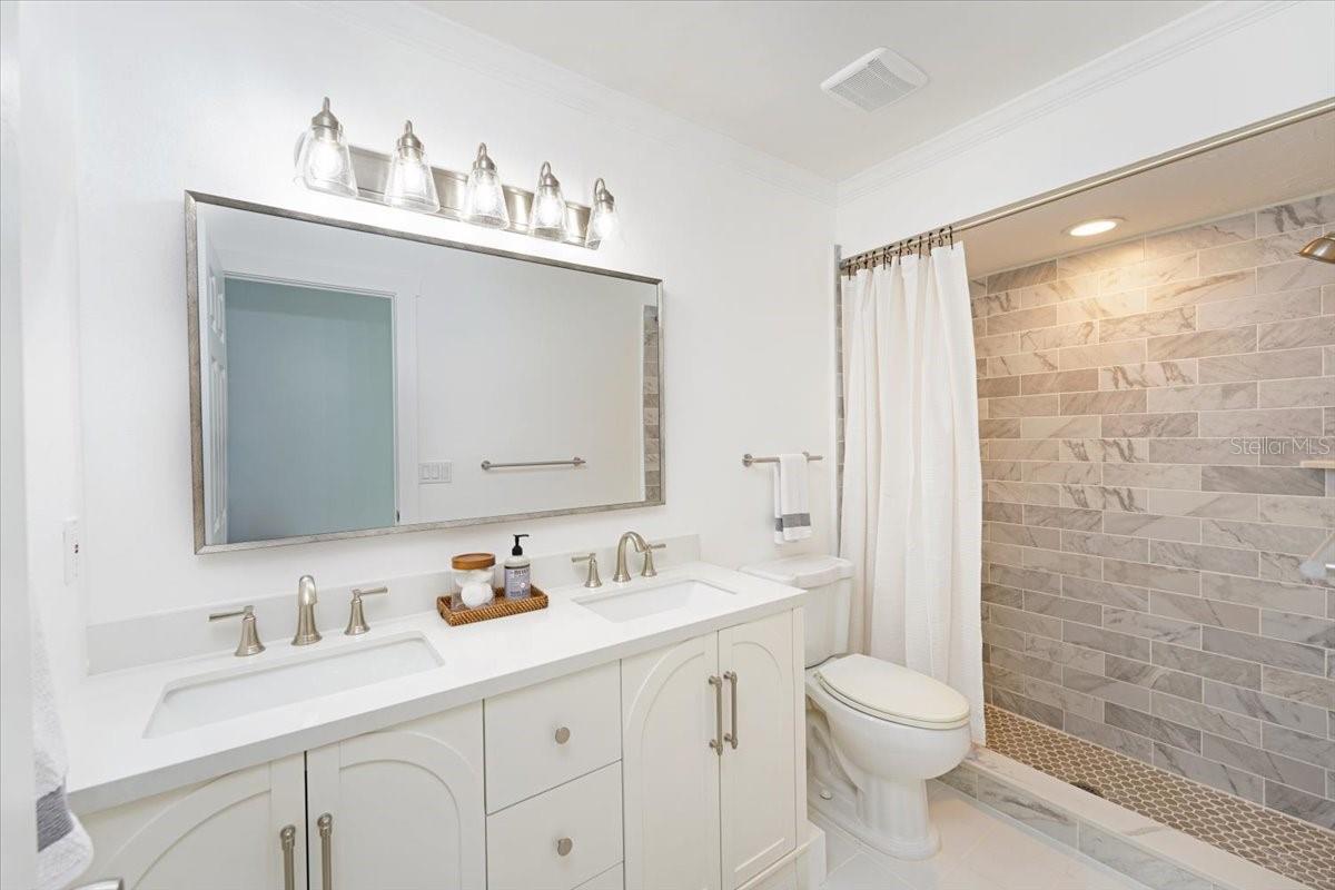 VILLAGE GREEN OF BRADENTON - Residential