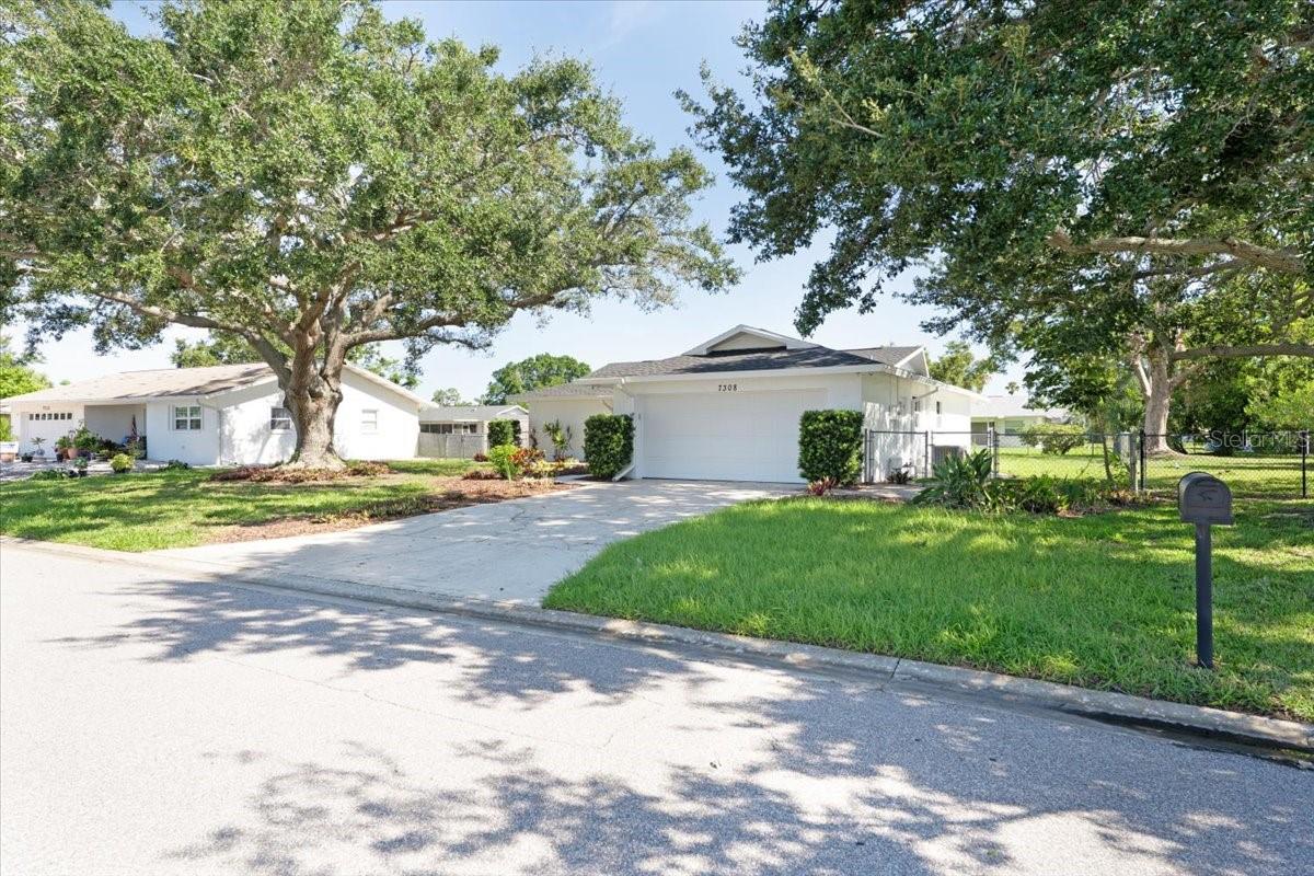 VILLAGE GREEN OF BRADENTON - Residential