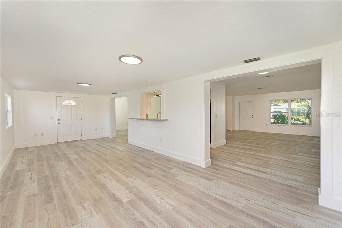 VILLAGE GREEN OF BRADENTON - Residential