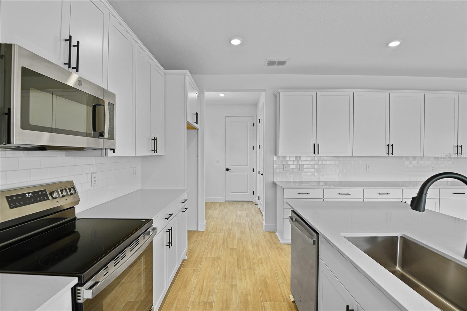1035 CLOUD RIDGE COURT