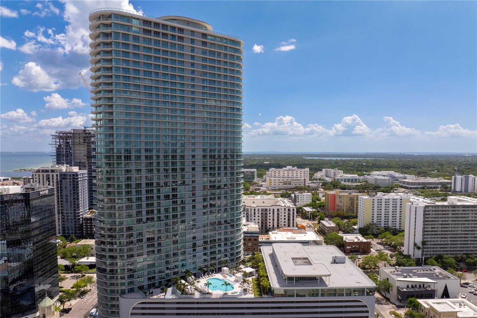 CONDO RESIDENCES AT 400 CENTRAL - Residential