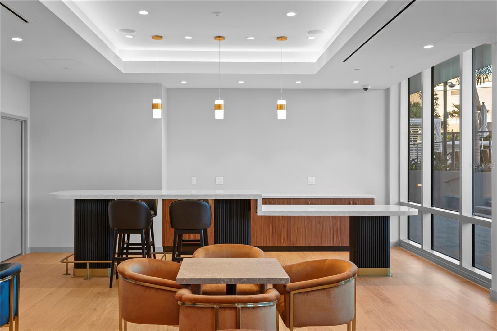 CONDO RESIDENCES AT 400 CENTRAL - Residential