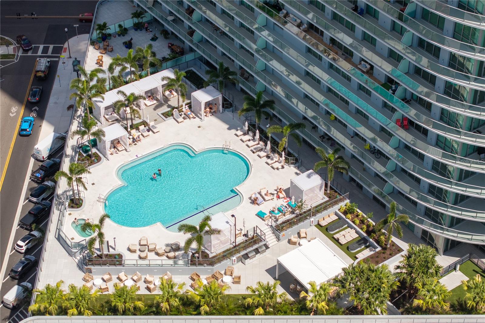 CONDO RESIDENCES AT 400 CENTRAL - Residential